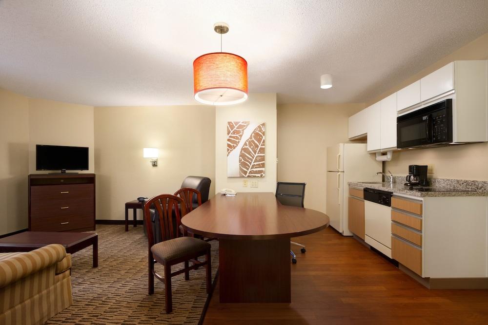 Mainstay Suites Hartford Meriden Exterior foto